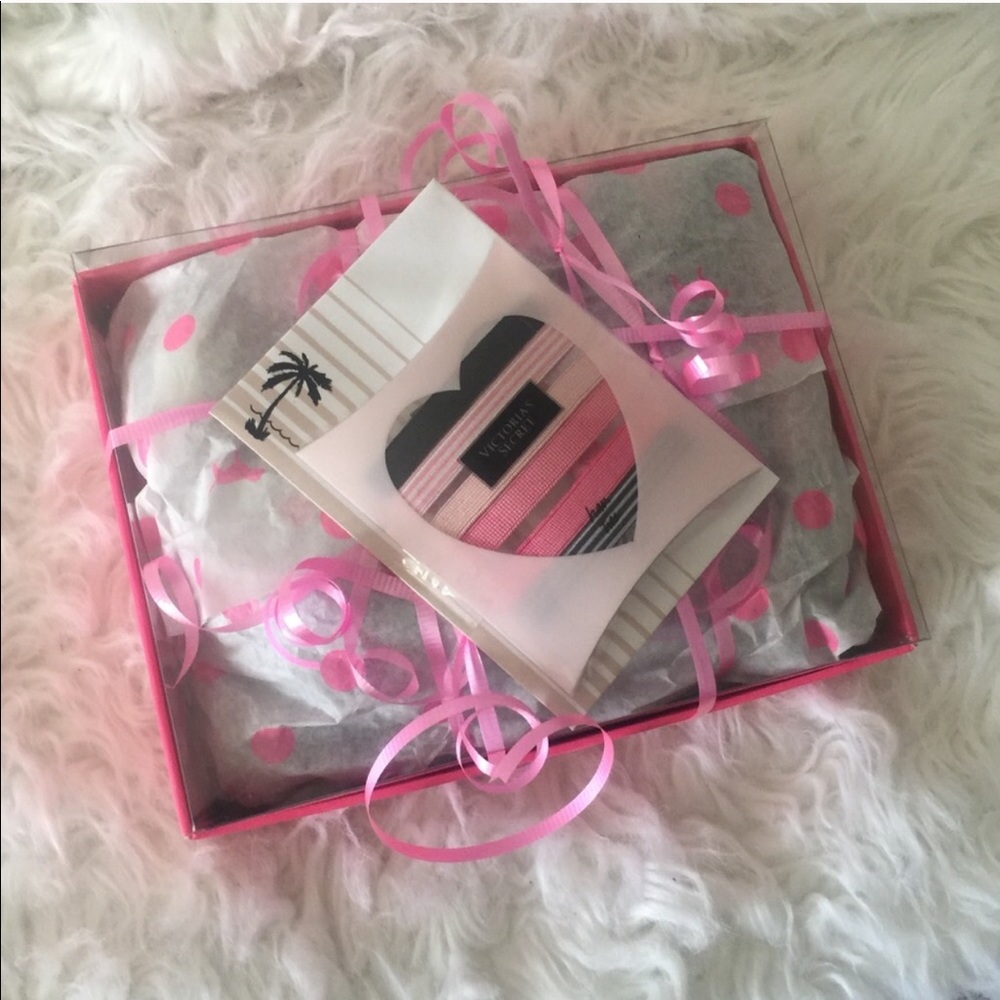 Victoria’s Secret Mystery Box $250+ value ❤️ - Picture 4 of 4